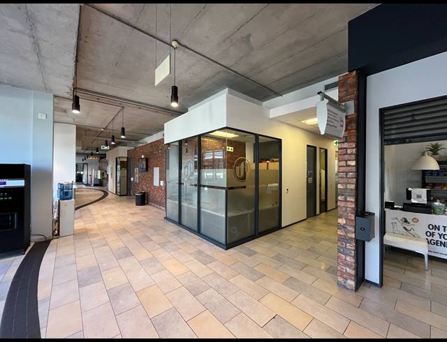 5,141M² OFFICE TO LET IN WOODSTOCK
